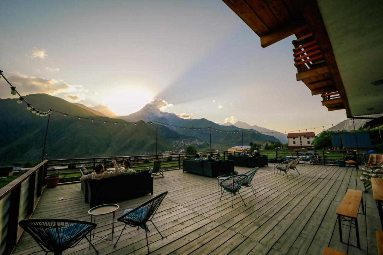 Alpenhaus Kazbegi Hotel & Restaurant Extérieur photo