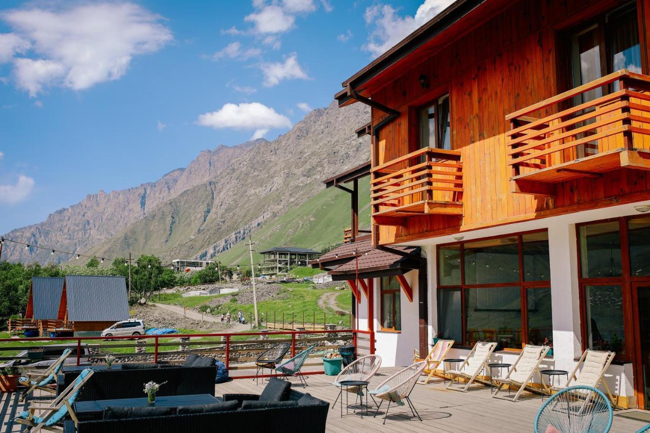 Alpenhaus Kazbegi Hotel & Restaurant Extérieur photo