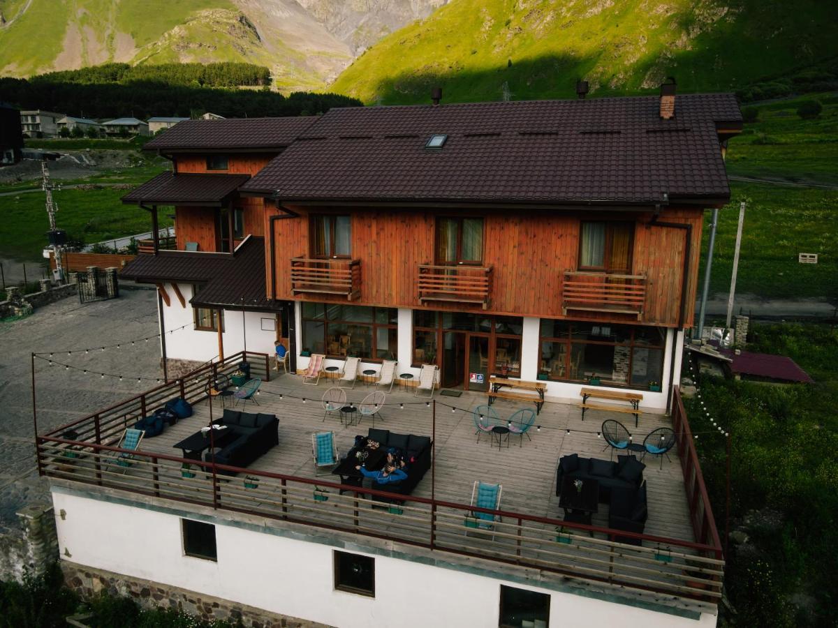 Alpenhaus Kazbegi Hotel & Restaurant Extérieur photo