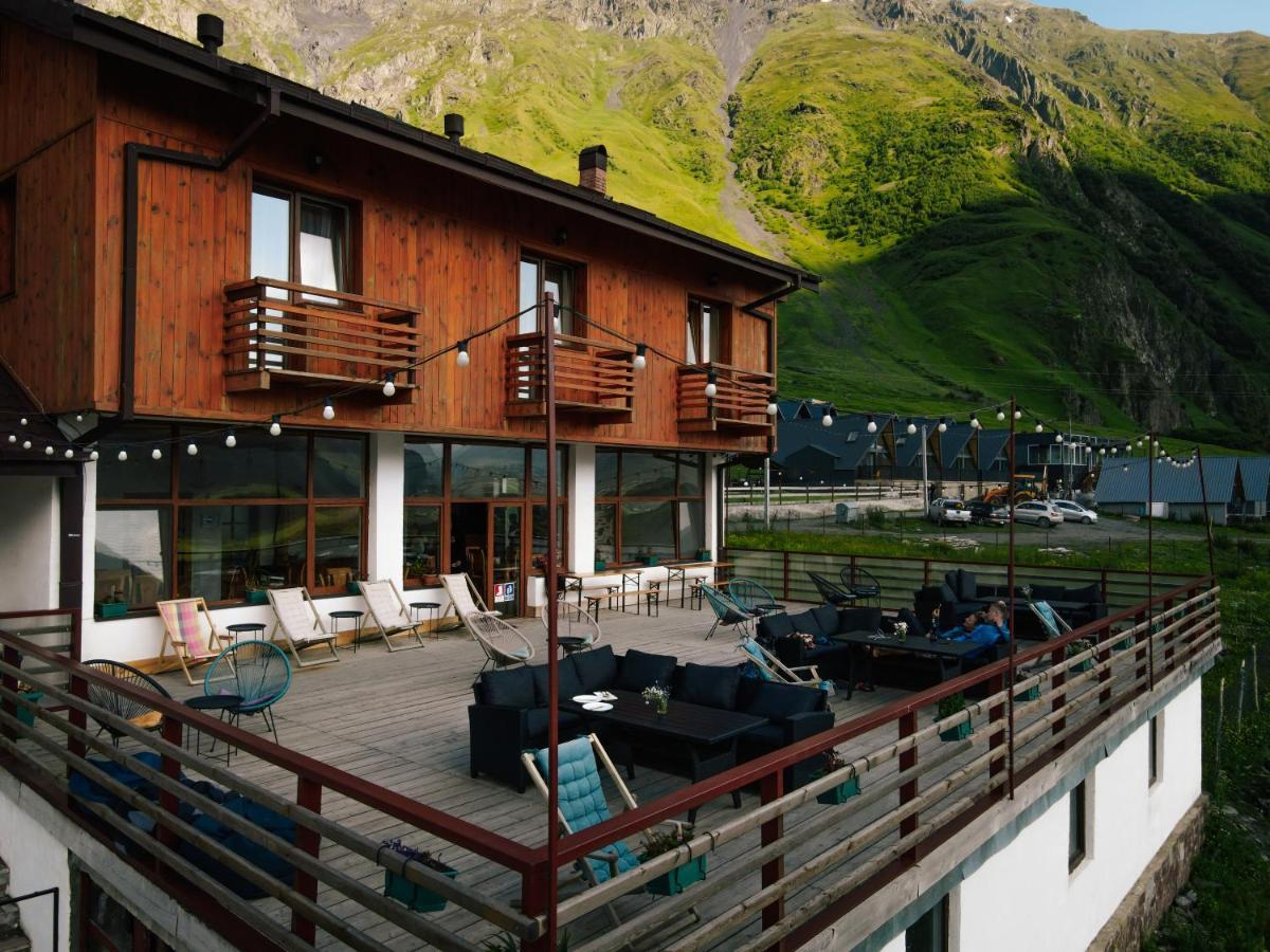 Alpenhaus Kazbegi Hotel & Restaurant Extérieur photo