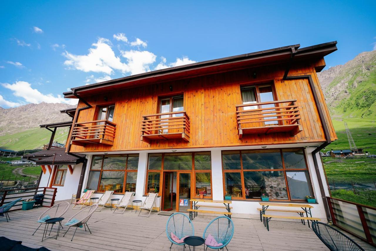 Alpenhaus Kazbegi Hotel & Restaurant Extérieur photo