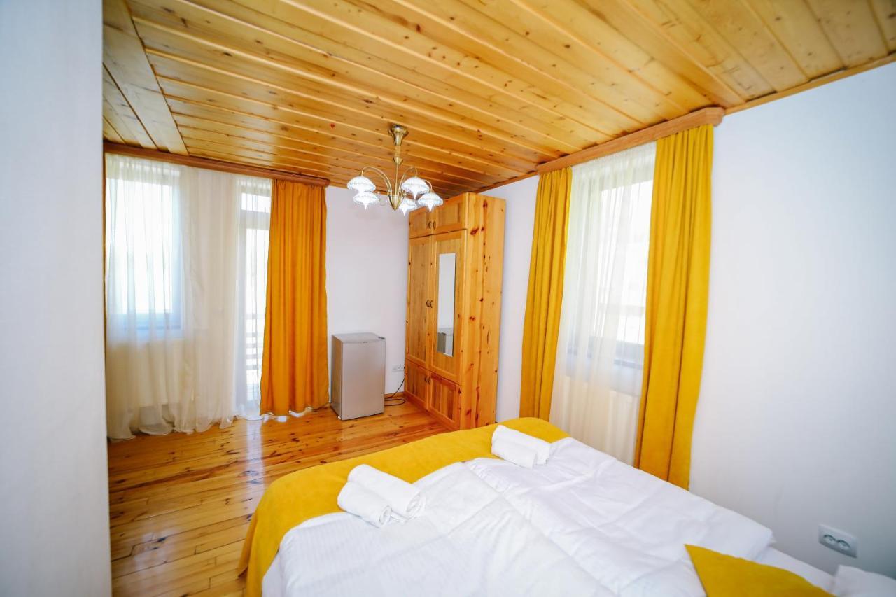 Alpenhaus Kazbegi Hotel & Restaurant Extérieur photo