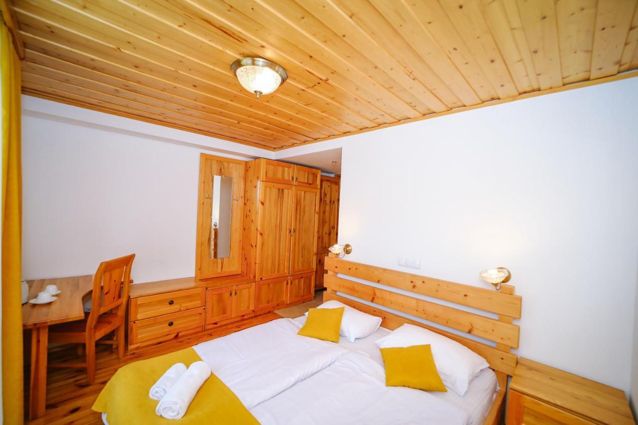 Alpenhaus Kazbegi Hotel & Restaurant Extérieur photo
