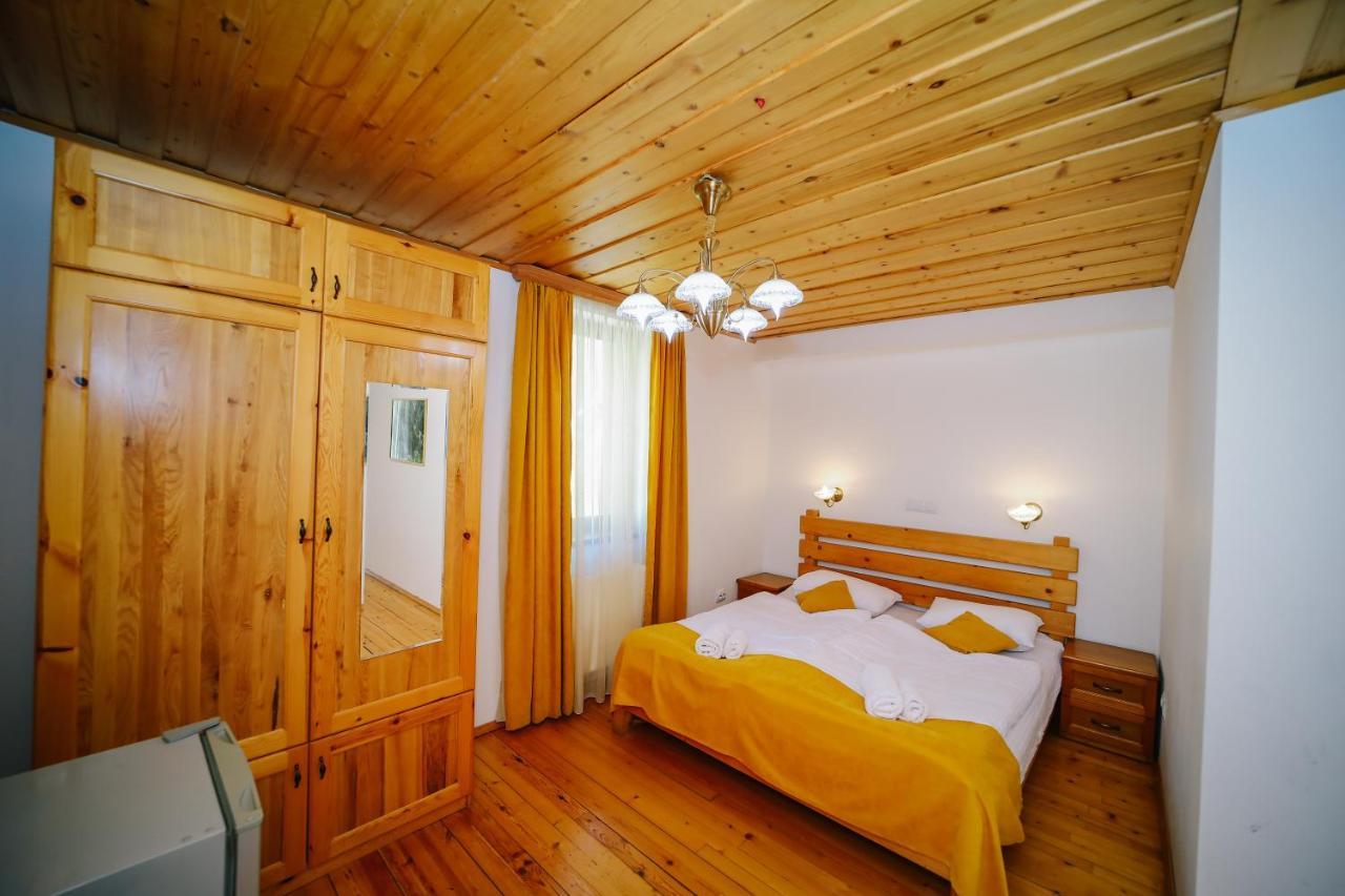 Alpenhaus Kazbegi Hotel & Restaurant Extérieur photo