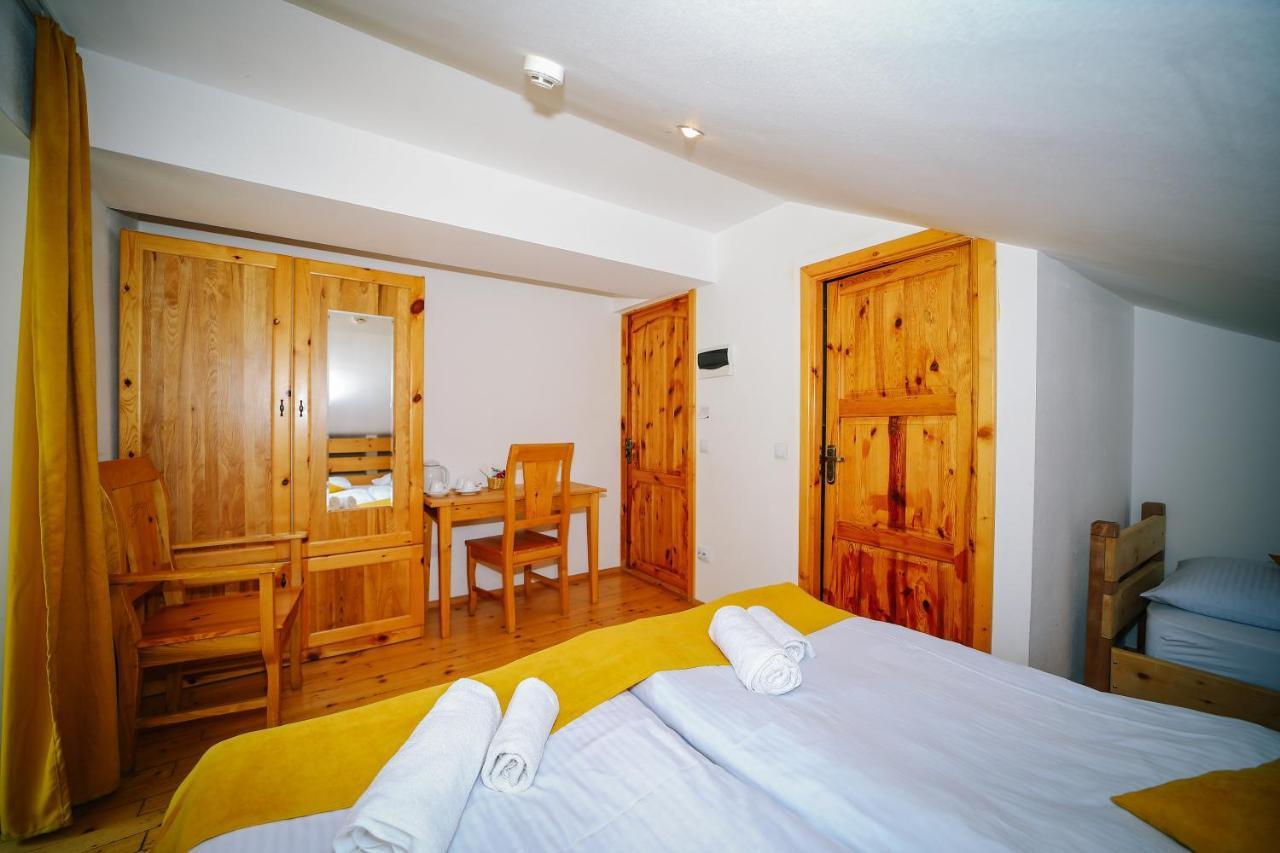 Alpenhaus Kazbegi Hotel & Restaurant Extérieur photo