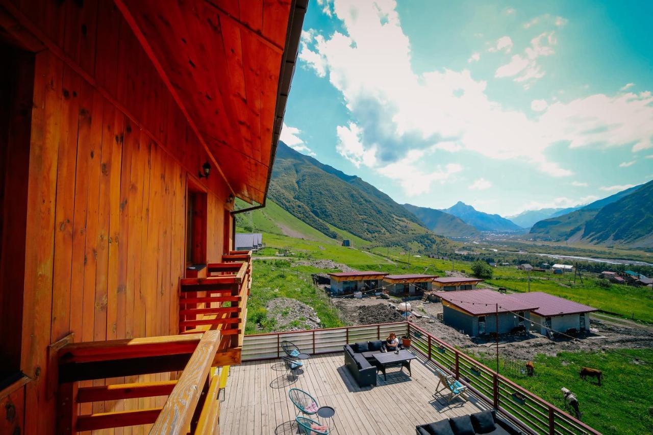 Alpenhaus Kazbegi Hotel & Restaurant Extérieur photo