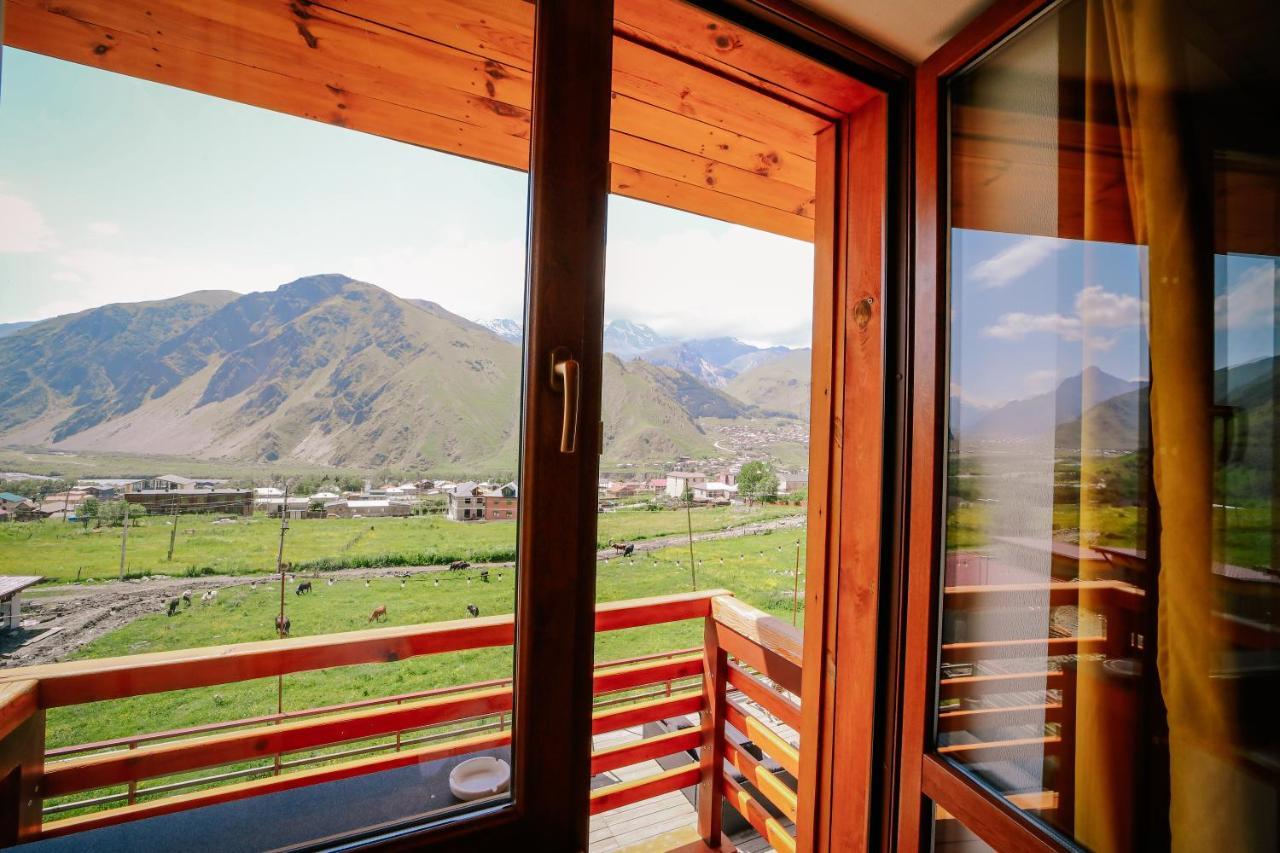 Alpenhaus Kazbegi Hotel & Restaurant Extérieur photo