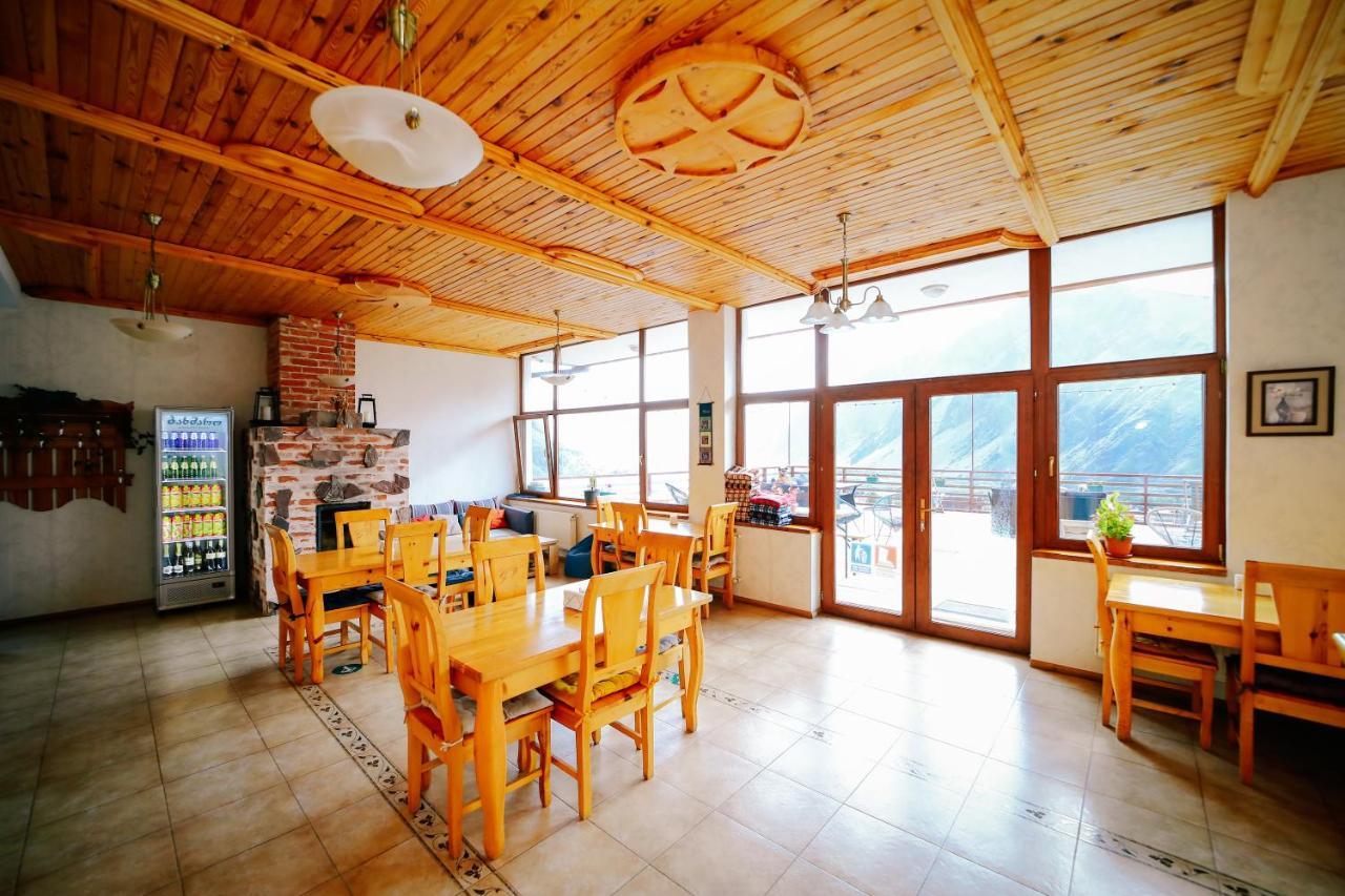 Alpenhaus Kazbegi Hotel & Restaurant Extérieur photo